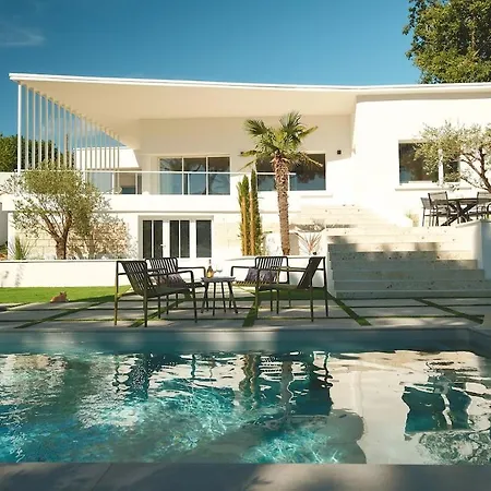 Les Pins - Royan, 350 Metres De La